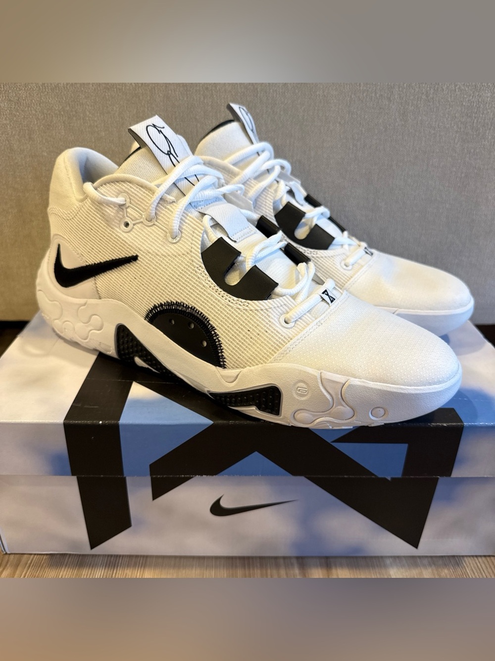Nike PG 6 Men’s Size 12.5 White and Black Low-Top Athletic Sneakers